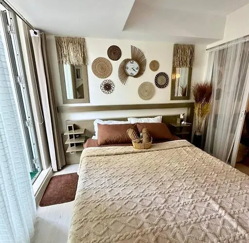 Azure Urban Resort - Aesthetic & Cozy Staycation
